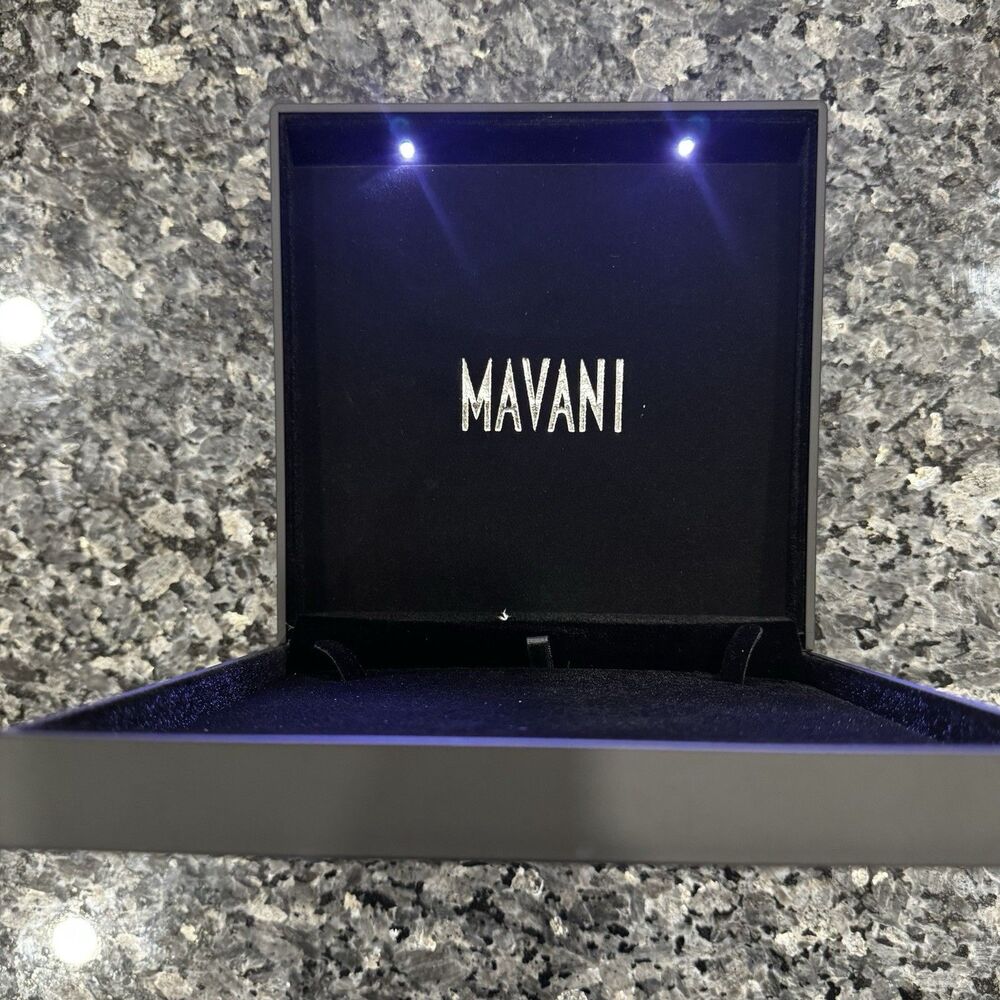 Mavani Black Inside Light Jewelry Case Empty